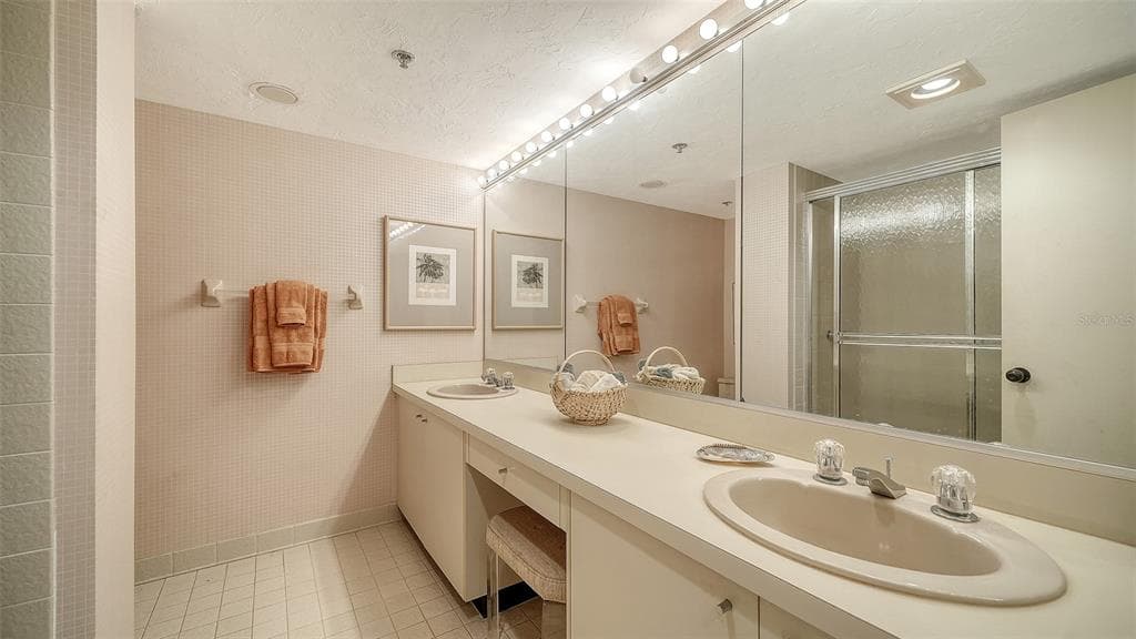 988 BLVD OF THE ARTS 1411 photo 15