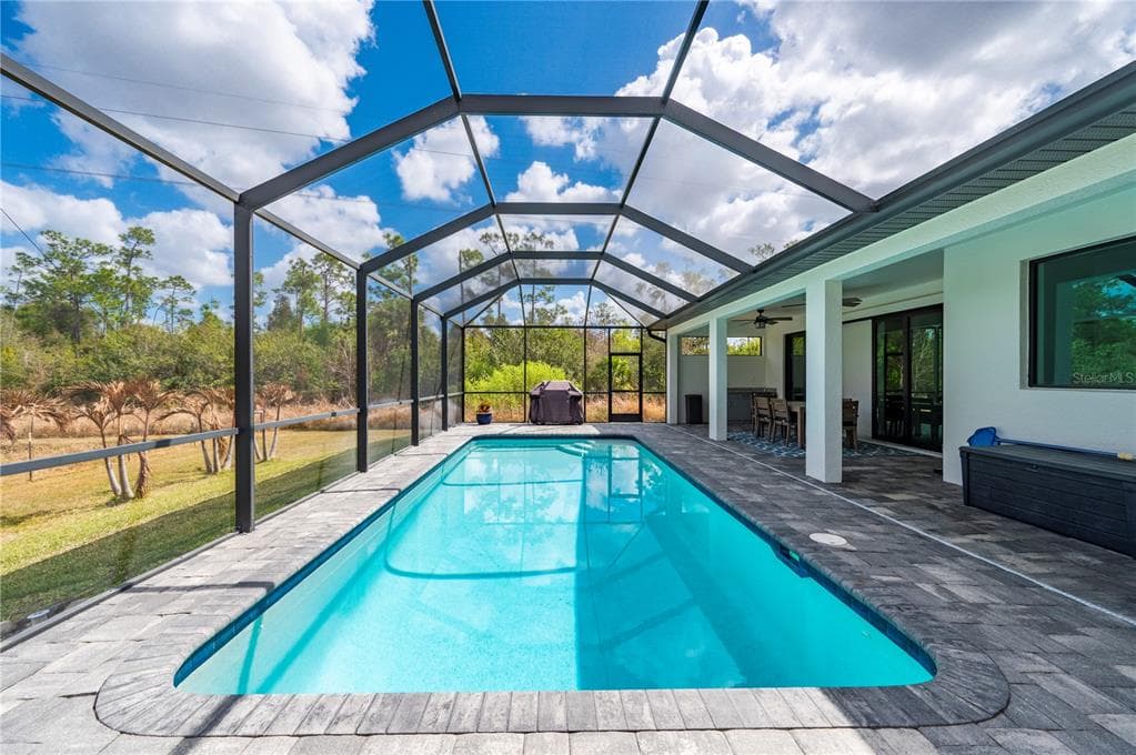 4301 SOUTH ROAD photo 2