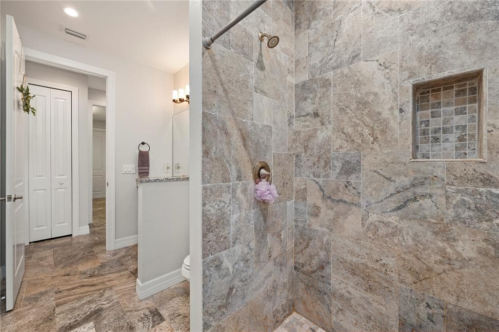 4301 SOUTH ROAD photo 19