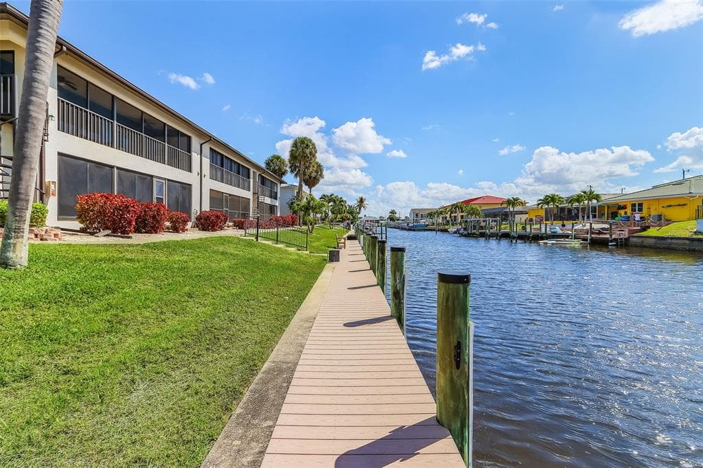 3935 COUNTRY CLUB BOULEVARD #17 1