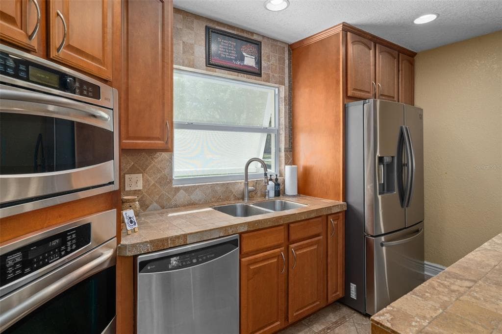 502 3RD AVENUE SE photo 24