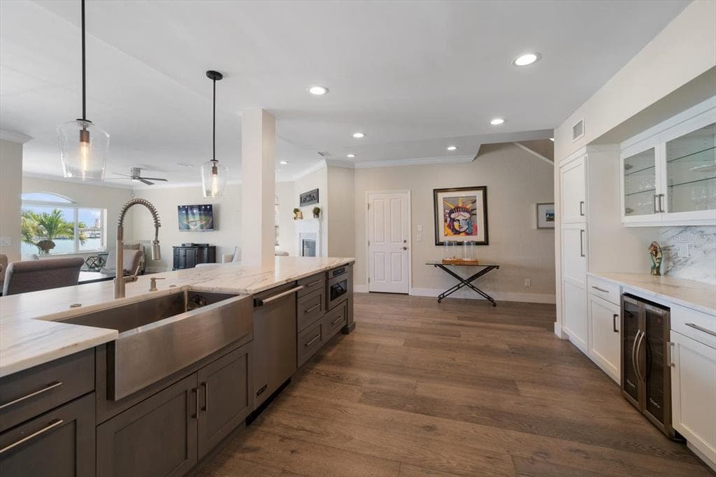 8685 E BAY DRIVE photo 8