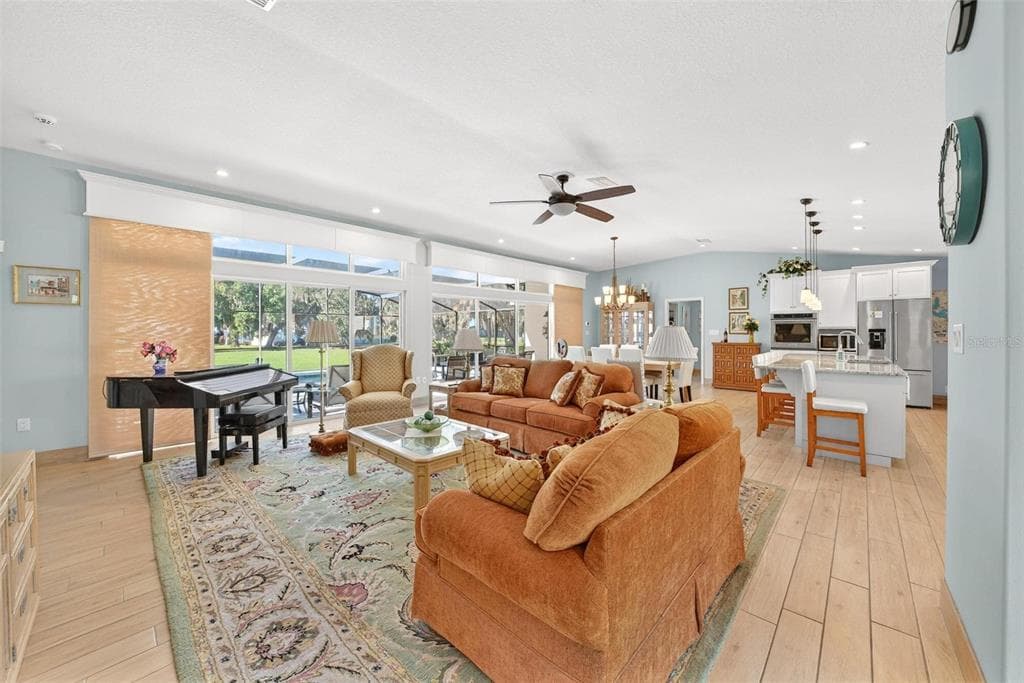 10220 BUMBLEBEE LANE photo 8