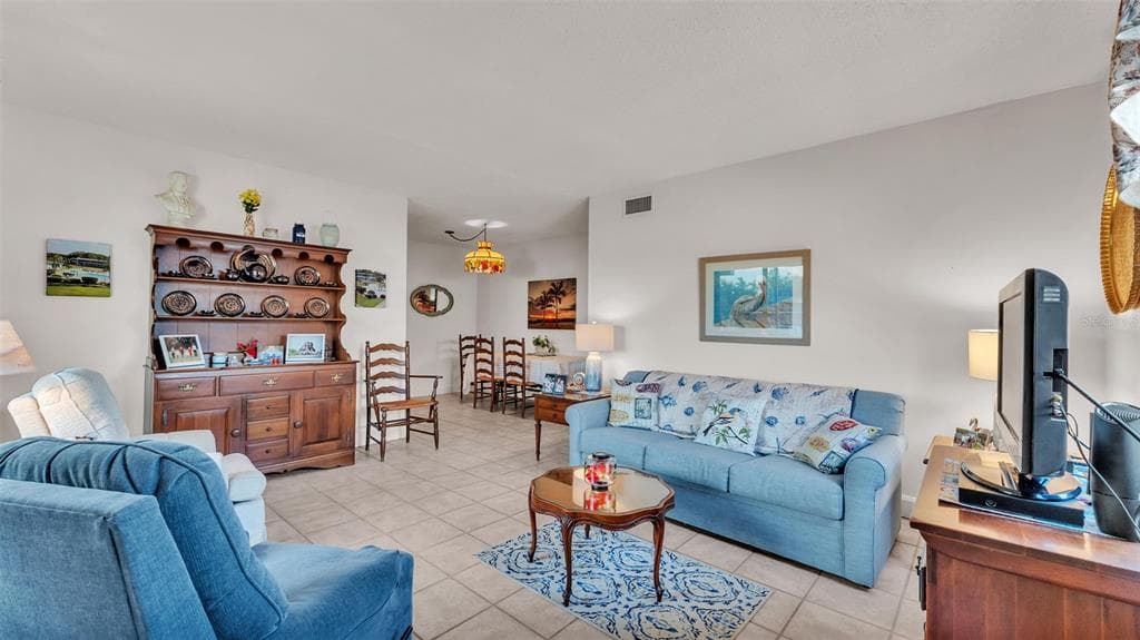 1600 W LAKE PARKER DRIVE B9 photo 6
