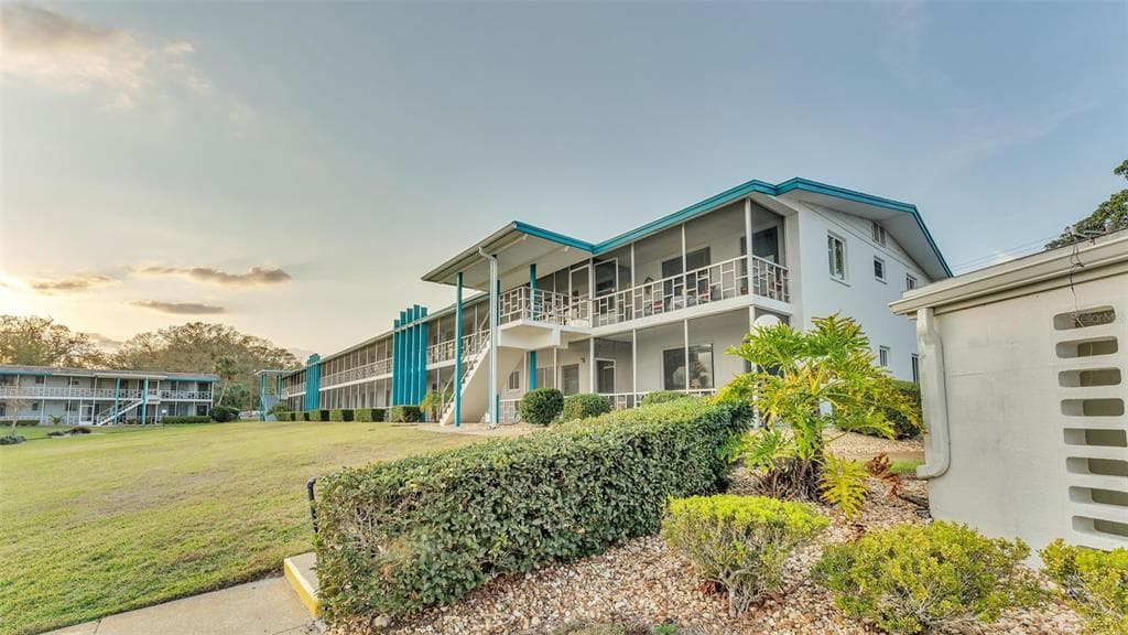 1600 W LAKE PARKER DRIVE B9 photo 22