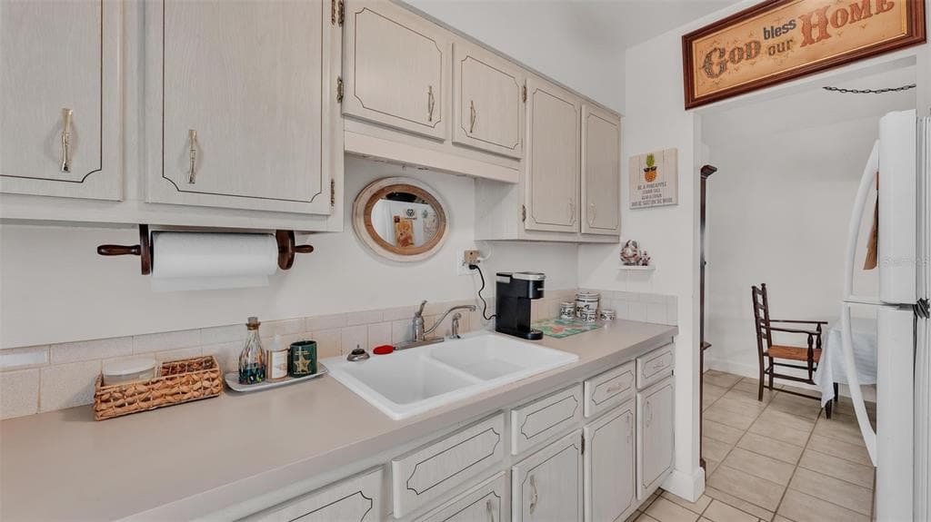 1600 W LAKE PARKER DRIVE B9 photo 9