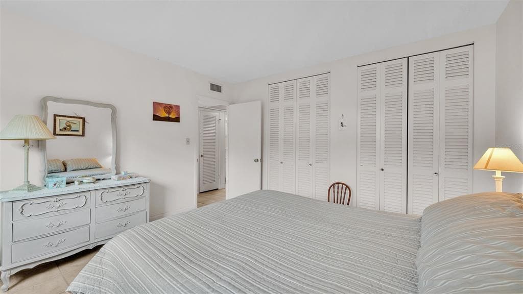 1600 W LAKE PARKER DRIVE B9 photo 14