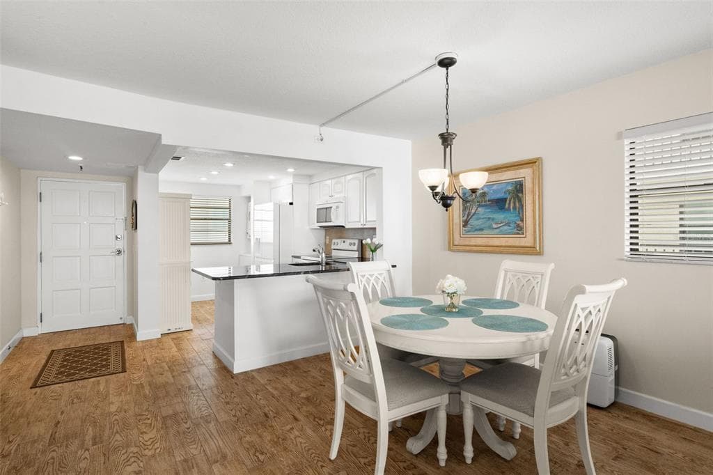19531 GULF BOULEVARD 414 photo 7