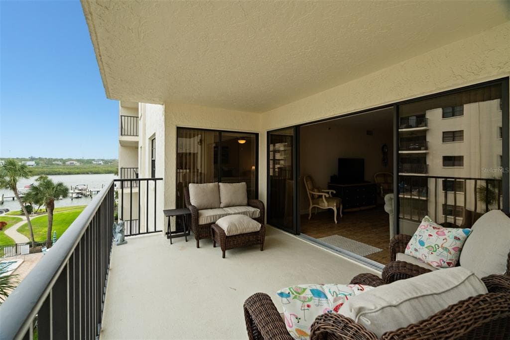 19531 GULF BOULEVARD 414 photo 24