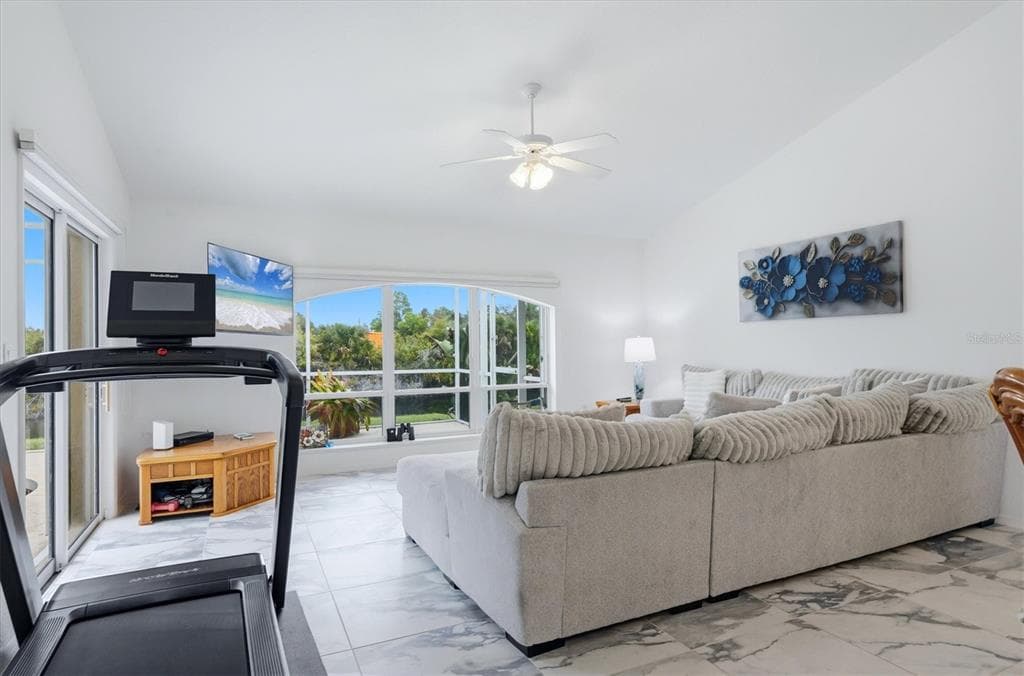 300 BAYTREE DRIVE photo 17