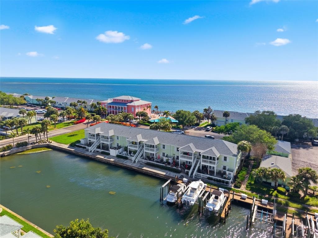 5005 COQUINA KEY DRIVE SE #E 1