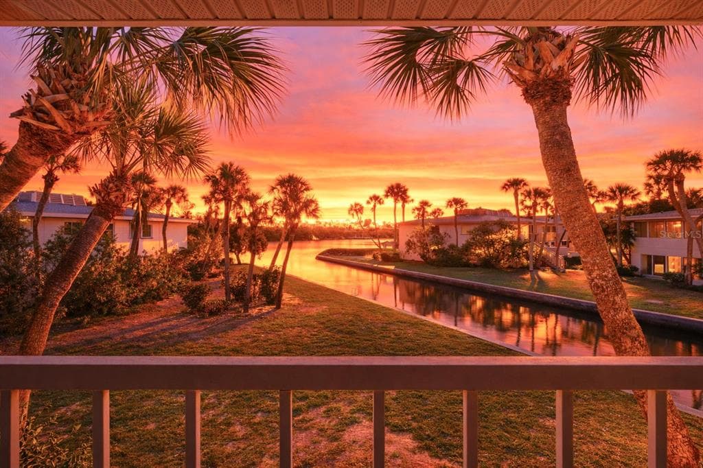 6750 GULF OF MEXICO DRIVE 152 photo 3