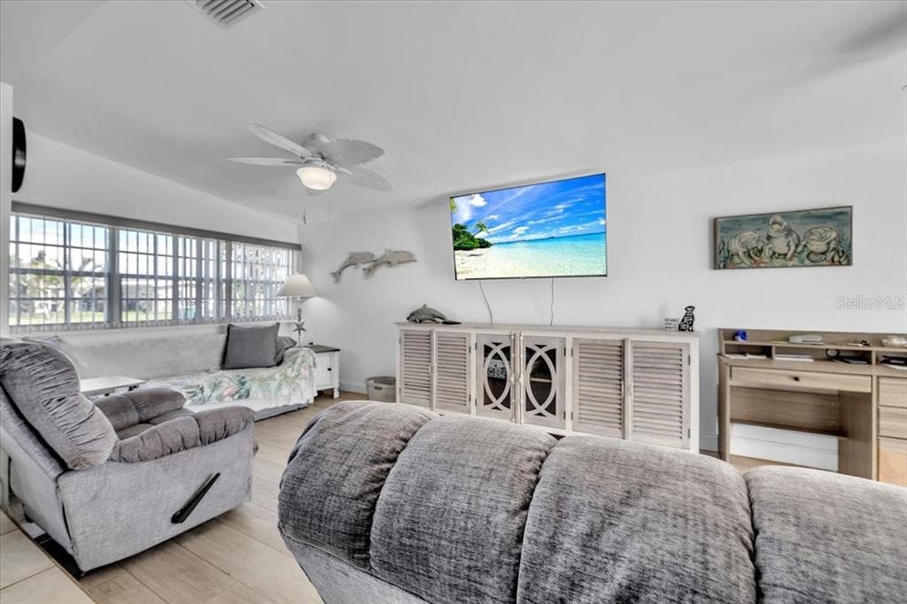 137 POINSETTIA CIRCLE NE 5