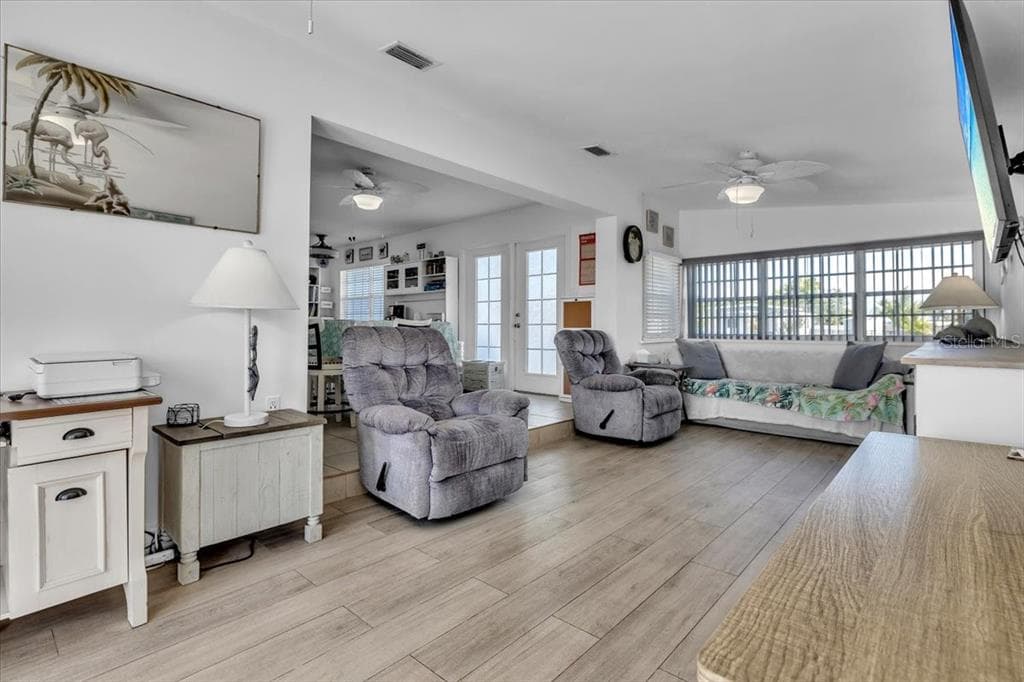 137 POINSETTIA CIRCLE NE 4