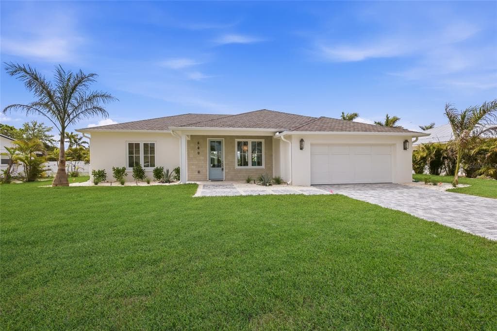 680 KEY ROYALE DRIVE 1
