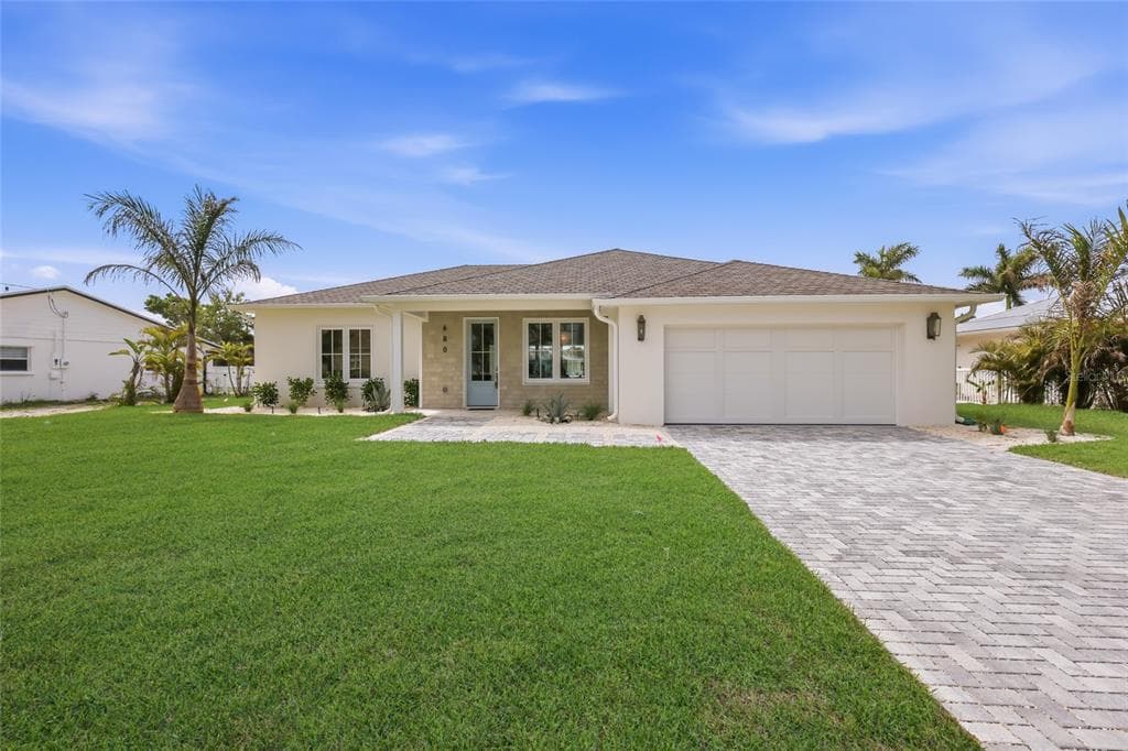 680 KEY ROYALE DRIVE 4