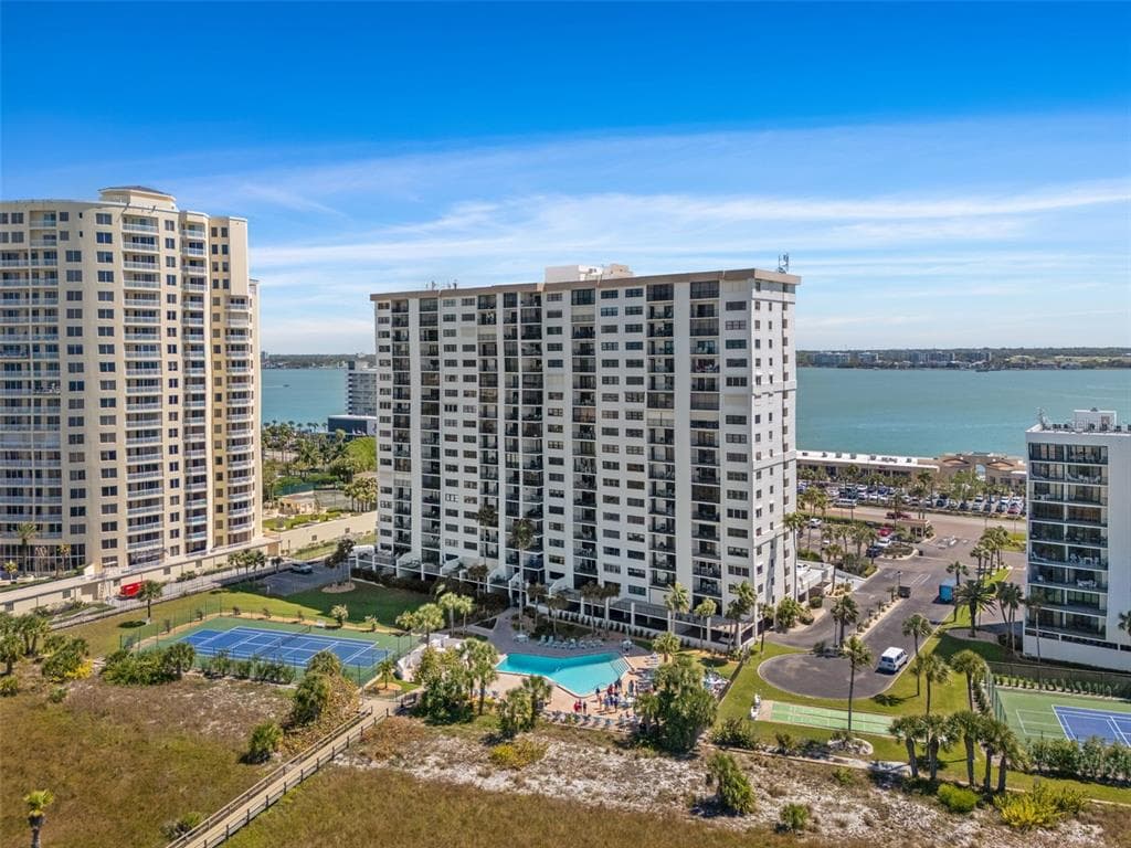 1230 GULF BOULEVARD 303 photo 2