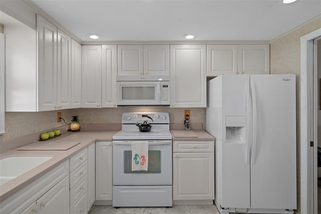 1230 GULF BOULEVARD 303 photo 18