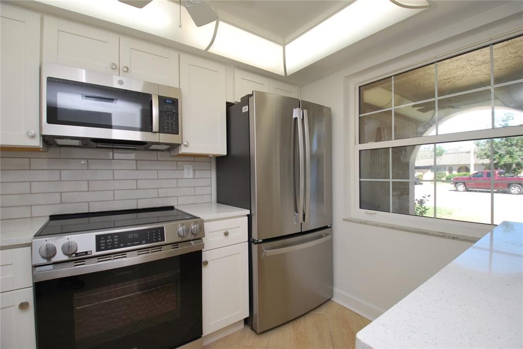 4136 STRATFORD DRIVE photo 8