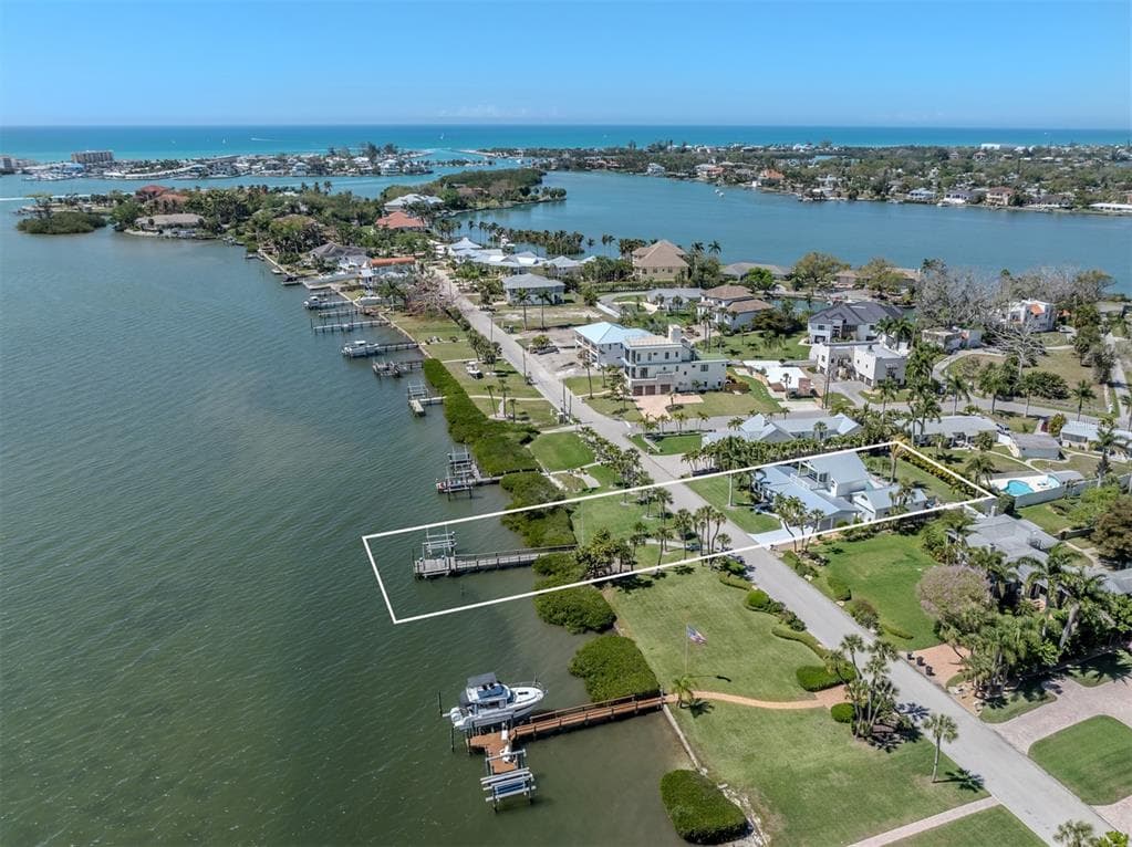 212 SUNRISE DRIVE 2