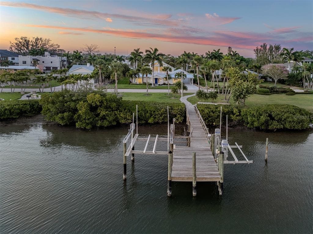 212 SUNRISE DRIVE 3