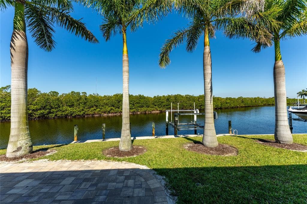 3310 TRIPOLI BOULEVARD 1