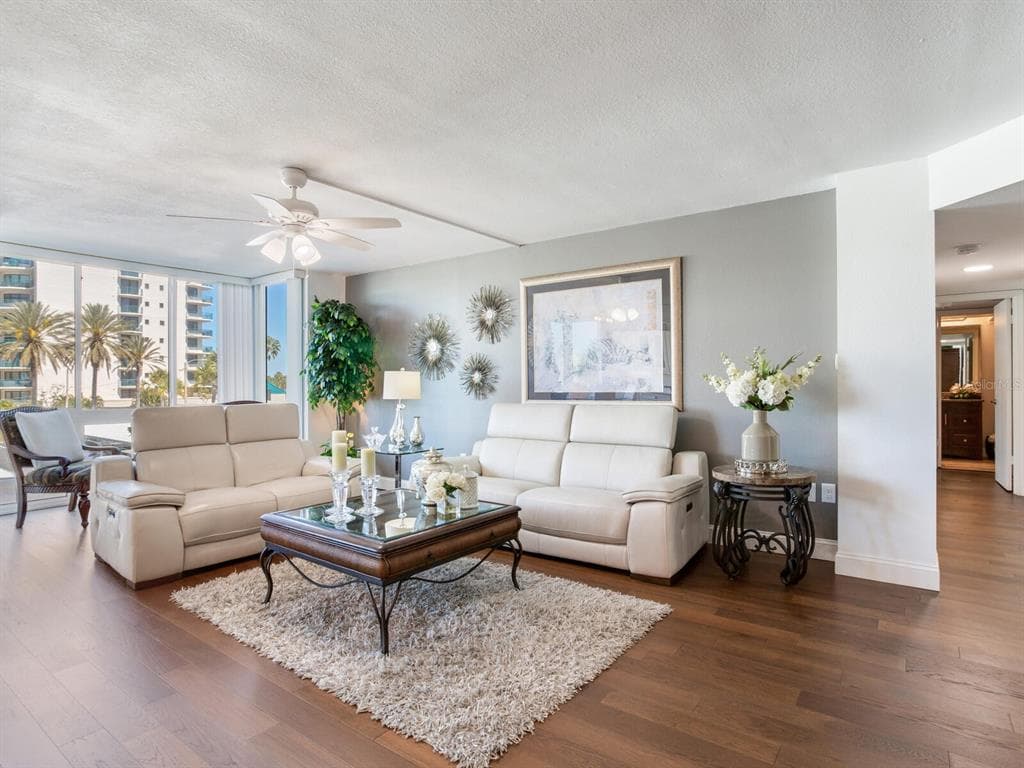 660 ISLAND WAY 202 photo 17