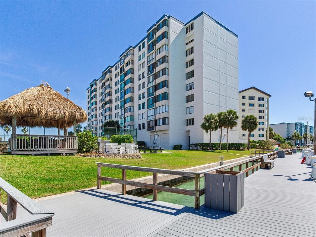 660 ISLAND WAY #202 1