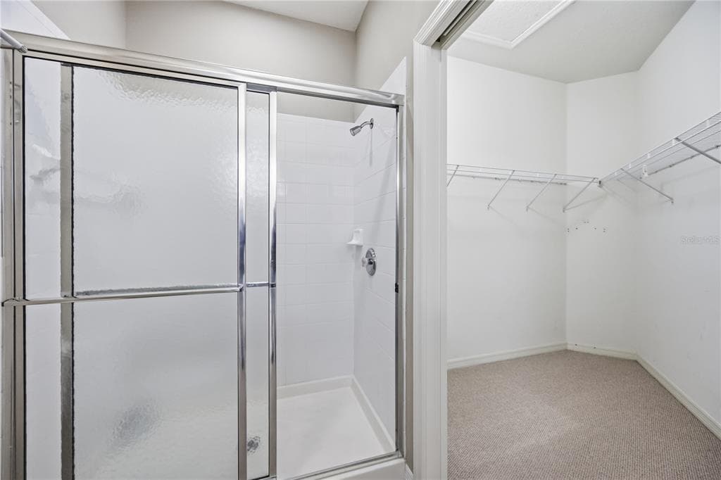 115 WOODBRIDGE DRIVE 201 photo 19