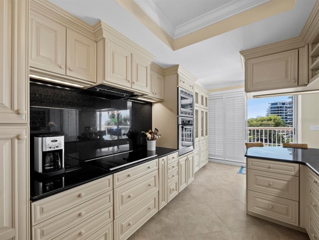 455 LONGBOAT CLUB ROAD 402 photo 12