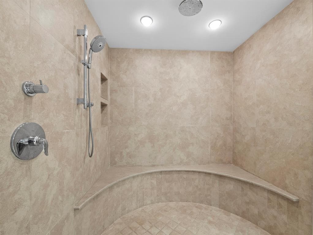 455 LONGBOAT CLUB ROAD 402 photo 18