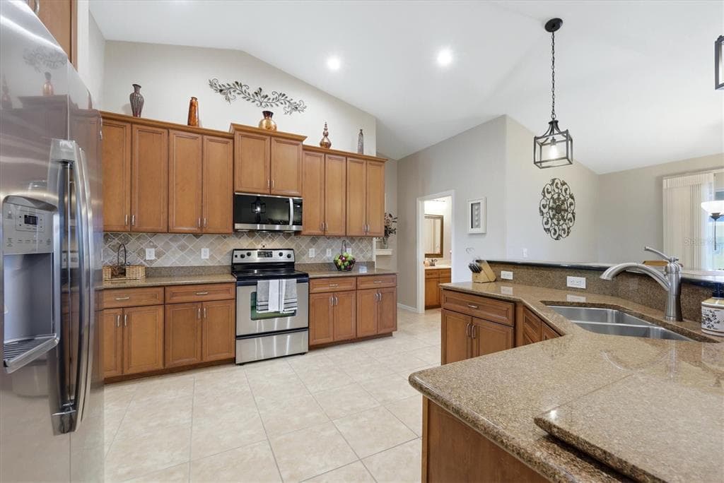 827 ROTONDA CIRCLE photo 10