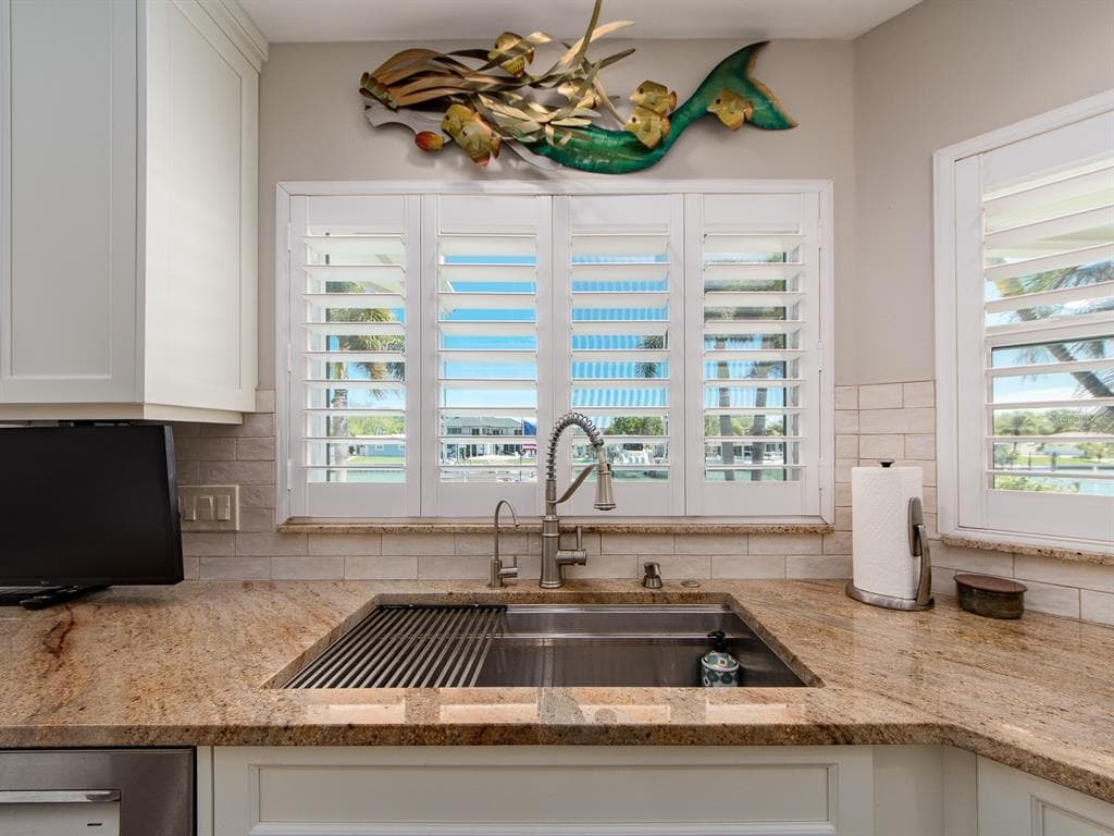 707 SNUG ISLAND photo 13