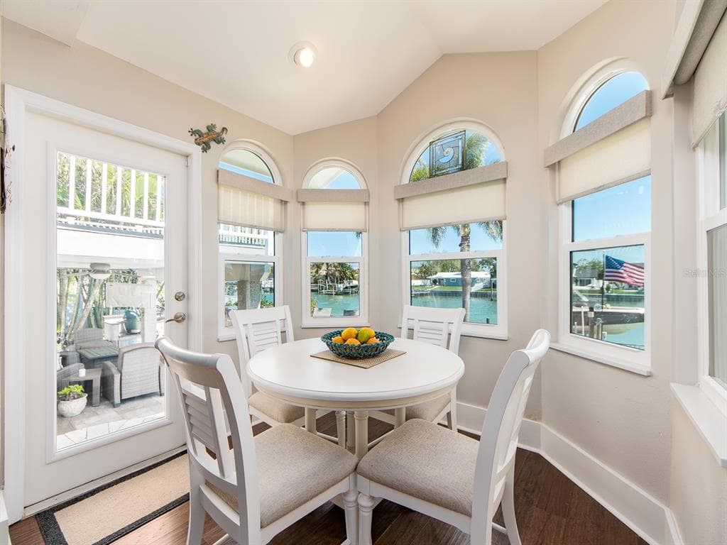 707 SNUG ISLAND photo 15