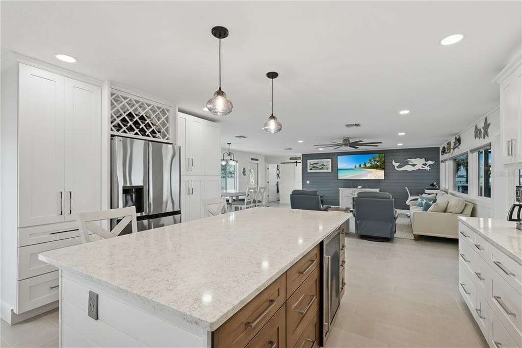 211 21ST STREET NE photo 16