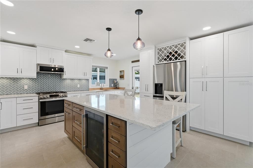 211 21ST STREET NE photo 10