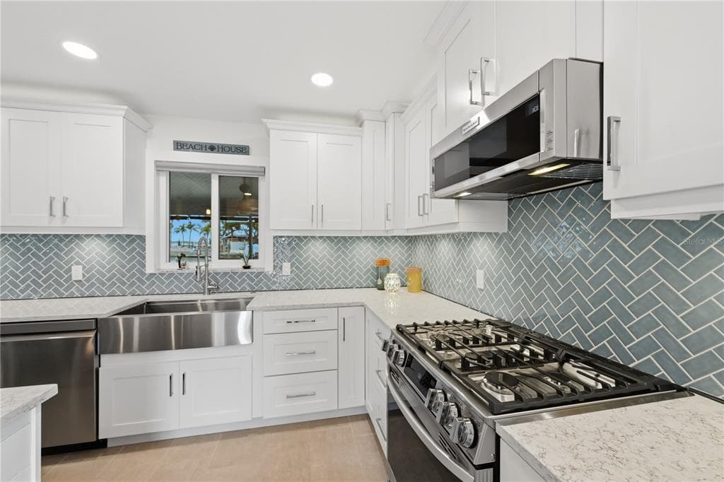 211 21ST STREET NE photo 14