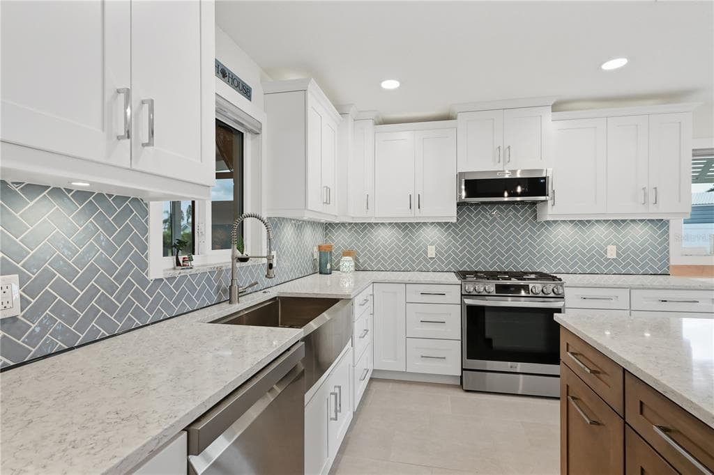 211 21ST STREET NE photo 11