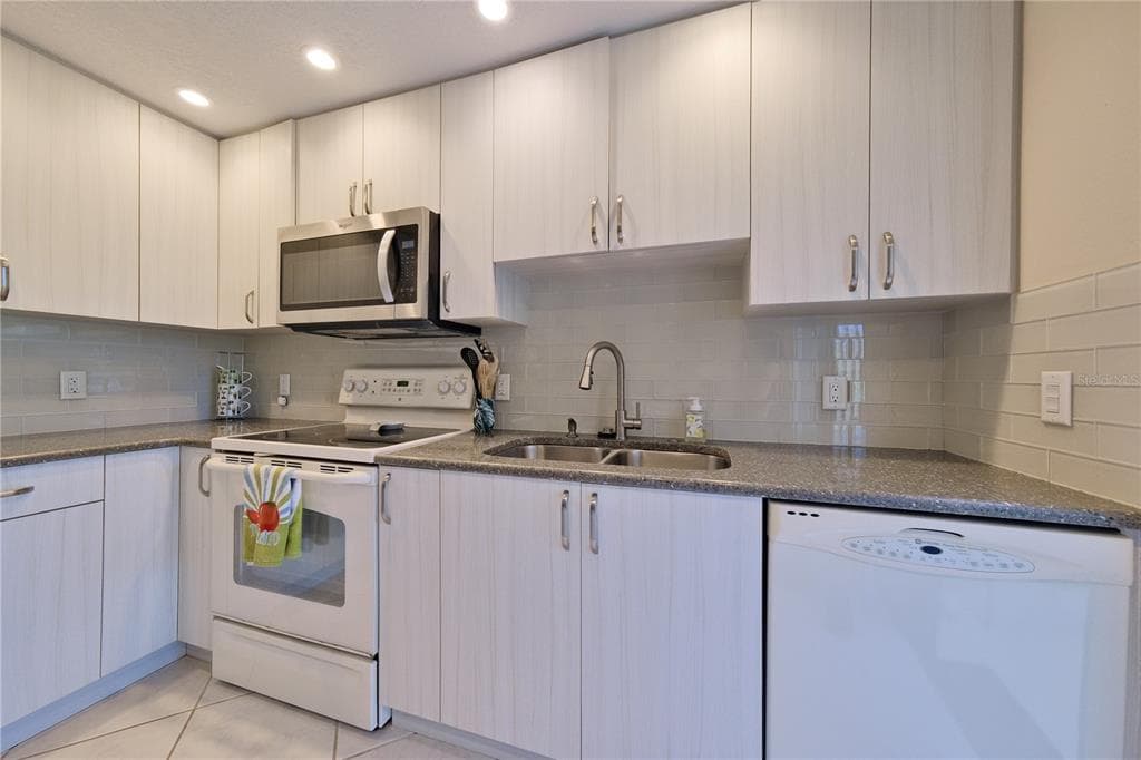 5257 MYRTLE WAY 29 photo 8
