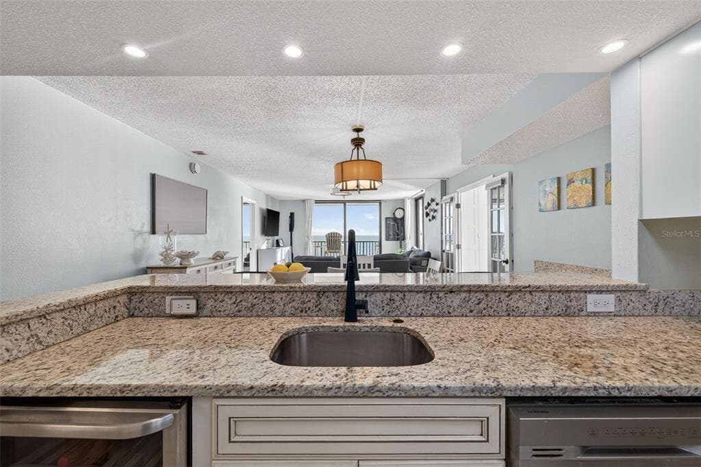 15316 GULF BOULEVARD 903 photo 11
