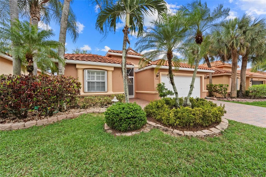 7548 CAPRIO DRIVE photo 2