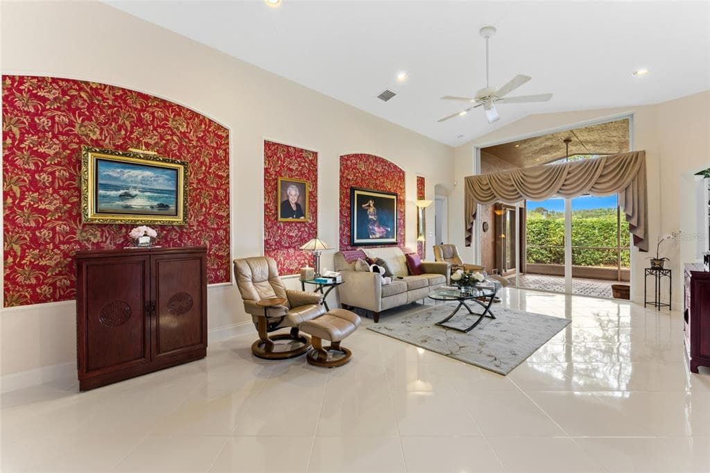 7548 CAPRIO DRIVE photo 5