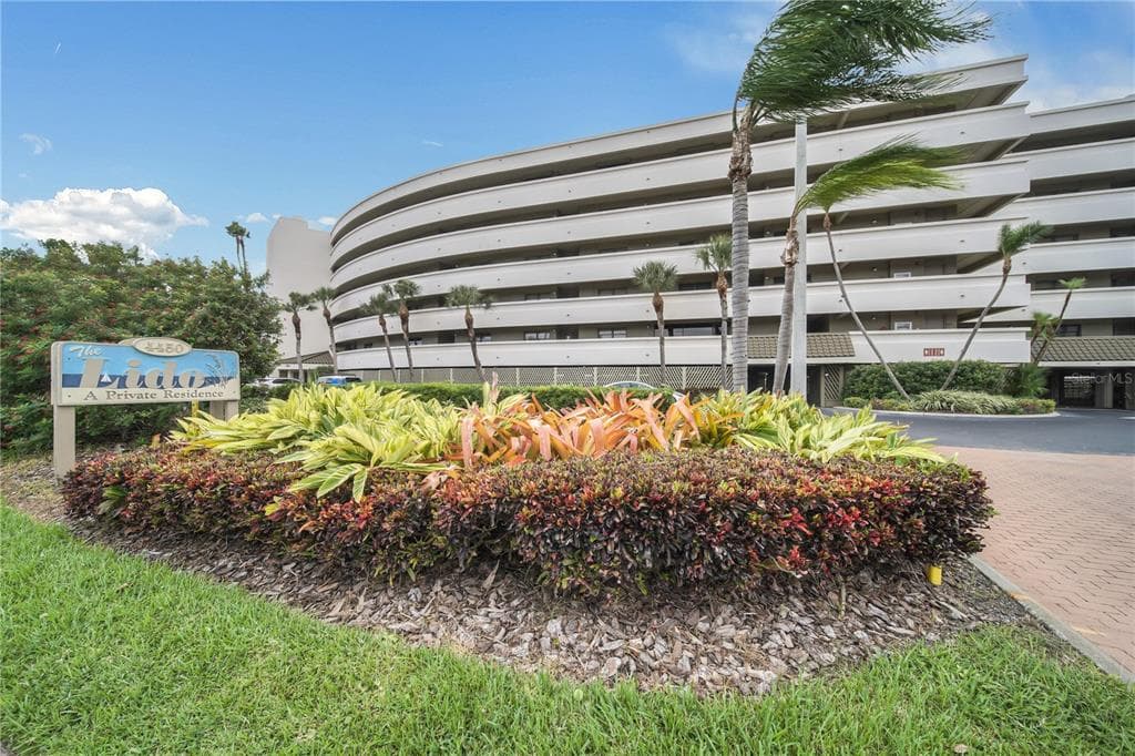 4450 GULF BOULEVARD 110 photo 1
