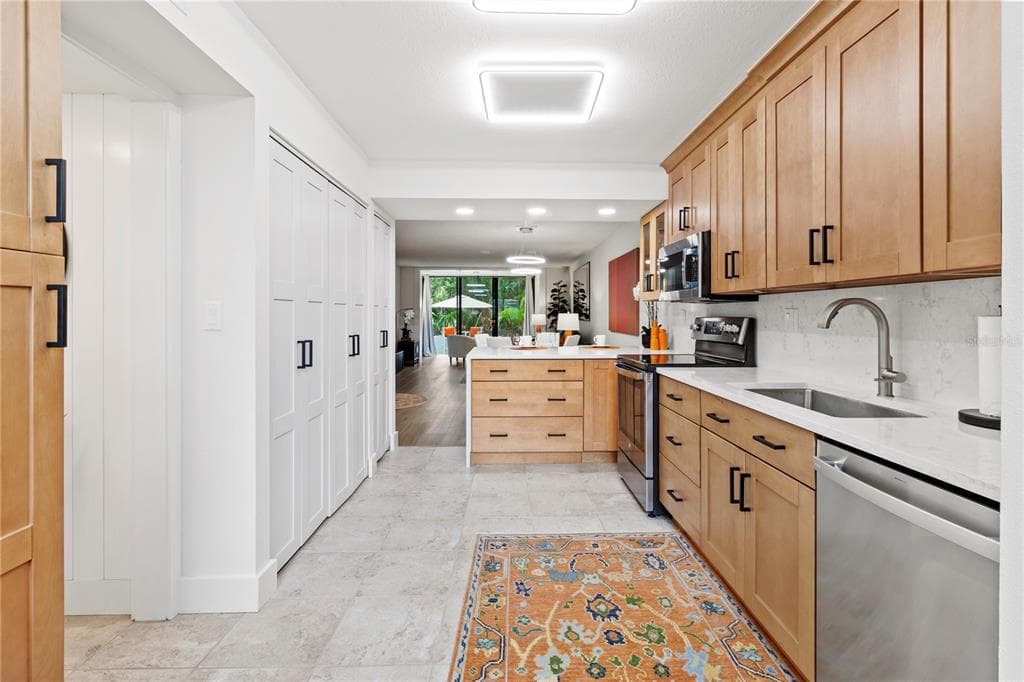 806 BAYPORT WAY 806 photo 13