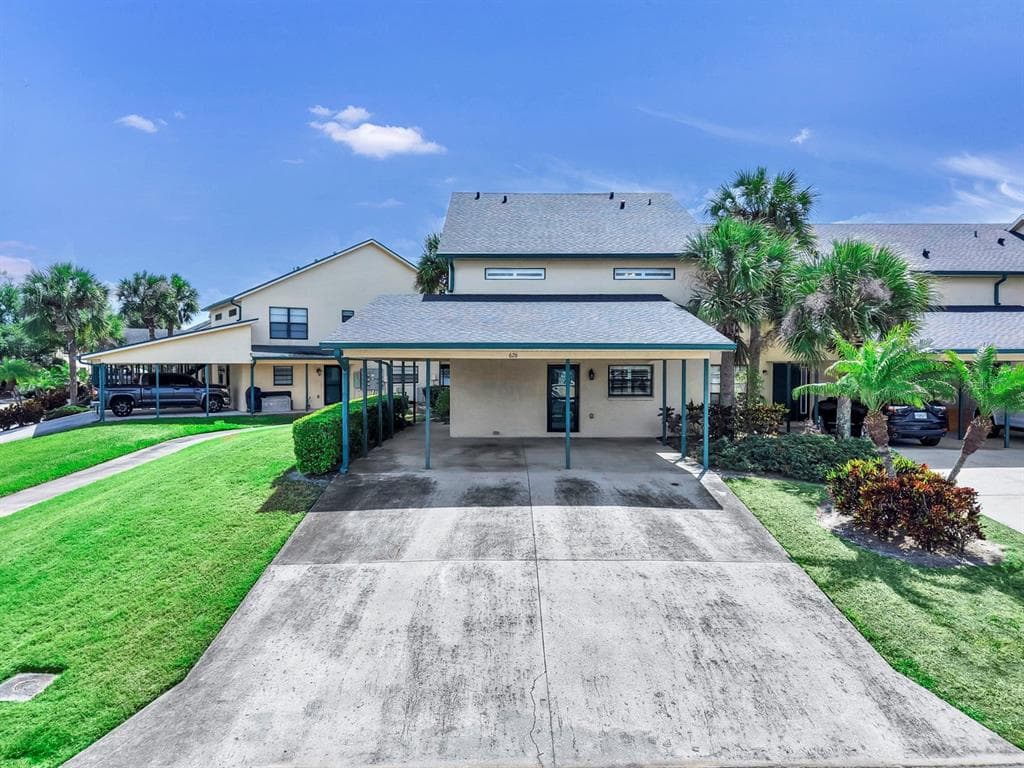 626 YARDARM DRIVE #13 3