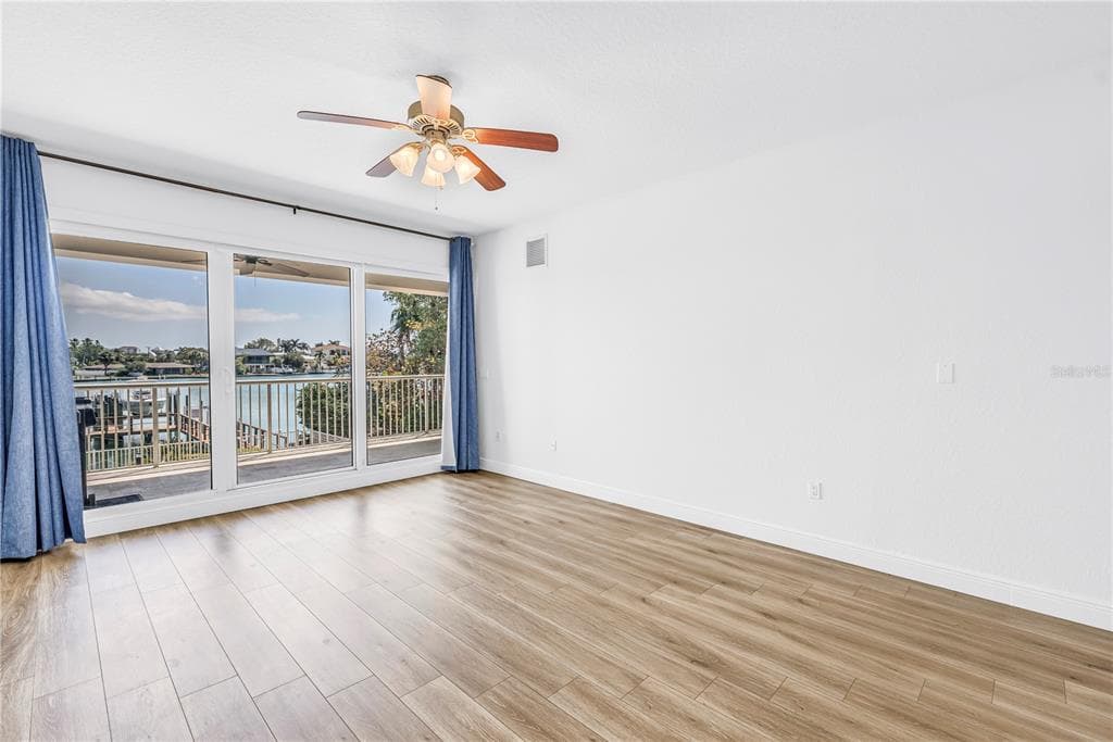 3805 GULF BOULEVARD 205 photo 23
