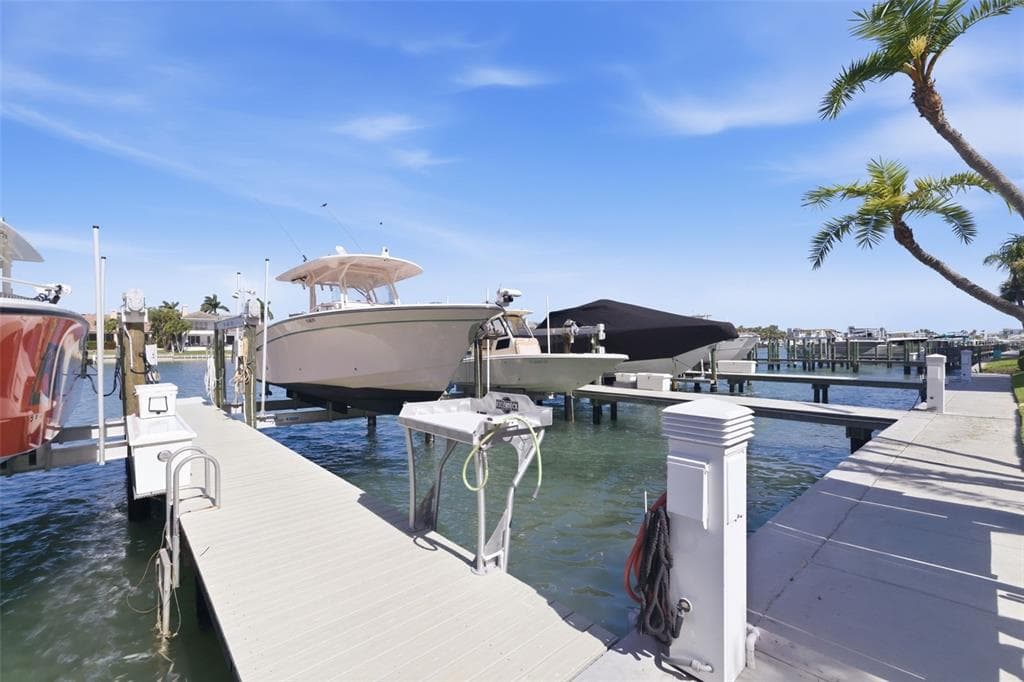 722 PINELLAS BAYWAY S 104 photo 21