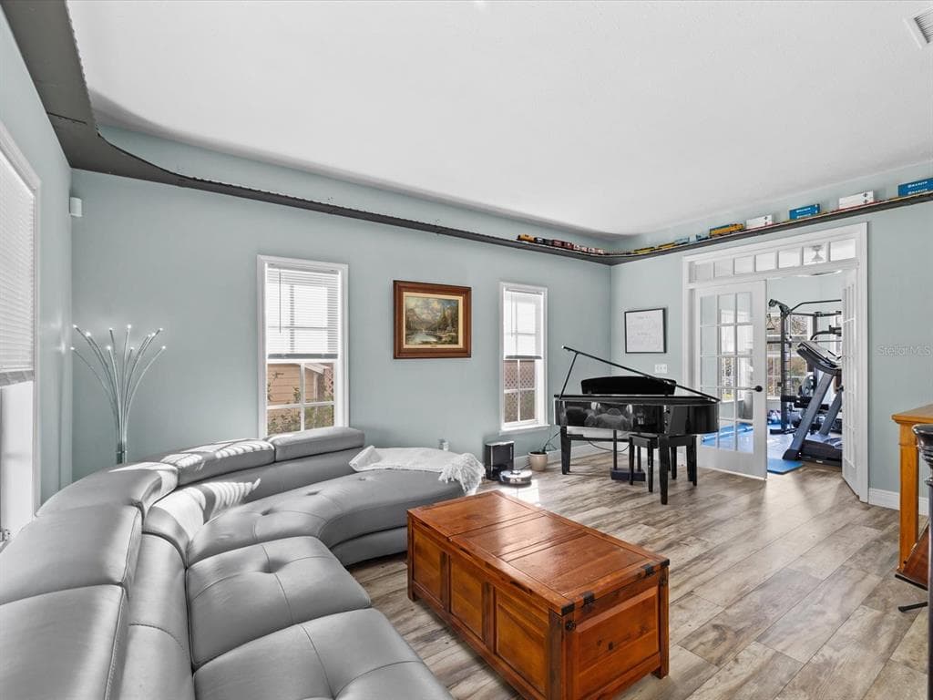 1414 DEIRDRE DRIVE photo 8