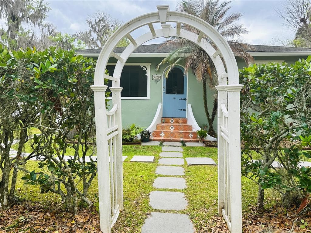 357 MAGNOLIA PLACE 4