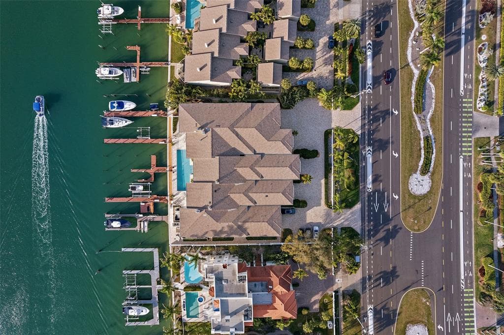 830 PINELLAS BAYWAY S 1